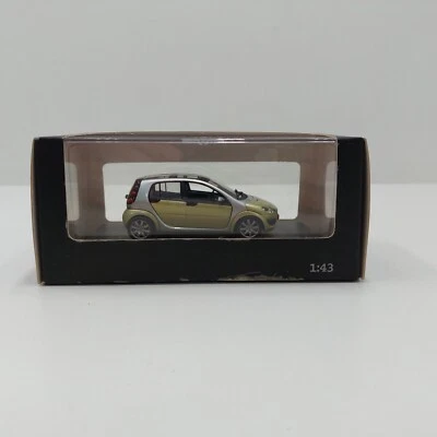 1/43 smart forfour melon green  - Photo 1/4