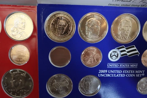 2009 P&D Unc Mint Set - Packaging Error - 36 Coins Cover