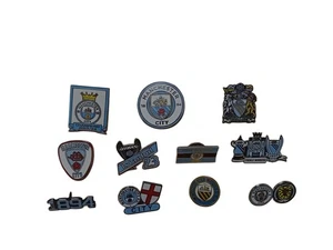 MAN CITY RESTPOSTEN X88 PIN ABZEICHEN KOSTENLOSER VERSAND UK 48 STUNDEN - Bild 1 von 5