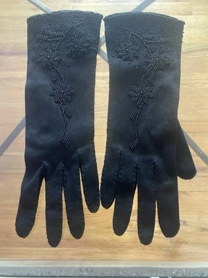 Vintage 50s Hand Beaded Gloves Made In The British Colony Of Hong Kong Size 7 - Image 1 of 4