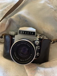Varex IIb Exakta 35mm SLR Camera W/ Carl Zeiss Jena Panacolar 2/50 - WORKS - Picture 1 of 7