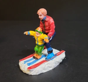 Lemax Christmas Village Town Father & Son Skiing 62169 Teaching Child Snow Ski - Bild 1 von 8