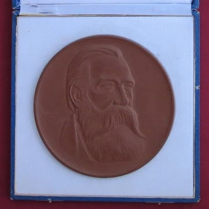 Old Big DDR BISQUE Plaque ENGELS Bust MEISSEN Porcelain Vintage/ Marx Comrade - Picture 1 of 10