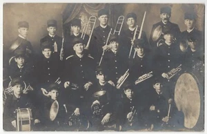1907 Canby, Minnesota - FOTO REAL banda musical de latón de la ciudad - postal antigua - Imagen 1 de 2