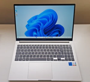 Samsung Galaxy Book NP750XDA 15,6" Laptop Core i5-1135G7 8GB RAM 256GB SSD - Bild 1 von 14