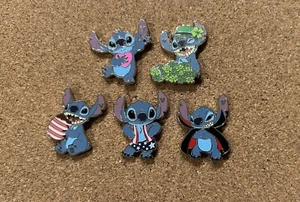 2024 Disney’s Stitch Holidays Hidden Disney Pin Set ~ Full set of 5! - Bild 1 von 2