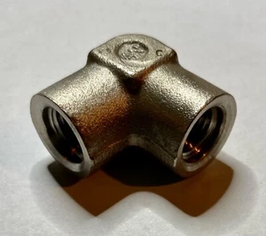 AN916-2C Pipe Elbow, 90 deg, 1/4", internal thread - female to female - Picture 1 of 3