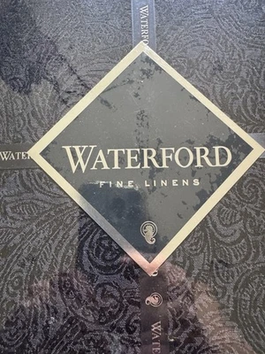 "MANTEL NEGRO CHELSEA WATERFORD ROPA DE CAMA oblongo 70""x104"" 8 a 10 personas $70" Foto 1 de 4