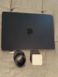 Apple MacBook Air 13in M4 Chip 16GB 256GB SSD Midnight Blue 2 Cycle Count 100% - Afbeelding 1 van 4