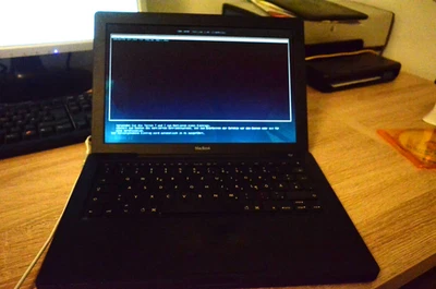 Apple Macbook A1181 2 GHz 2 GB 128 GB SSD Linux Debian 12 - Bild 1 von 4