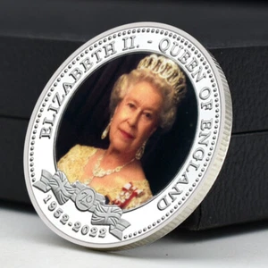 UK Queen Elizabeth II 70th Anniversary Silver Plated Coin Fans Collectible Medal - Bild 1 von 12