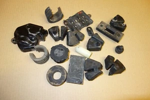 Yamaha TZR250 TZR 1KT 2MA paquete varias piezas soportes de goma cubiertas dañadas - Imagen 1 de 4