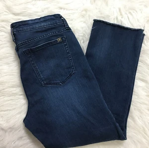 Jennifer Lopez Cropped Jeans Factory Distressed Frayed Hem Stretch Women's Sz 8 - Picture 1 of 7