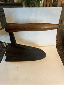 Antigua lengua de buey fundida triste mango plano de hierro con inserto - Imagen 1 de 14