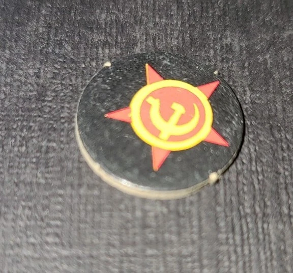 1987 AXIS & ALLIES GAME REPLACEMENT PARTS, U.S.S.R. CHIP - Image 1 of 1