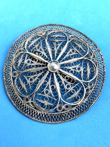 GORGEOUS Highly Detailed Antique Filigree Silver Brooch - Picture 1 of 6