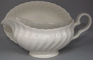 Johnson Brothers REGENCY made in England Gravy Boat & Underplate Relish Butter - Picture 1 of 3