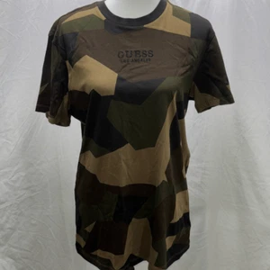 Neu mit Etikett Guess Anderson Fashion Crew Camouflage T-Shirt Gr. M camouflage - Bild 1 von 6