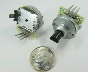 Posten 5 neue Switch Co Drehschalter? Potentiometer? D Schaft BOI-2-36, B01-2-36 - Bild 1 von 11