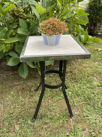 VINTAGE WROUGHT IRON BASE FAUX MARBLE CHROME SIDE TABLE/PLANT STAND Cover
