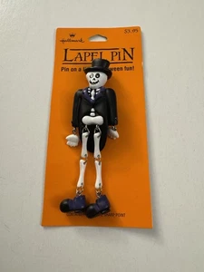 Hallmark Halloween Svengoolie Skeleton Pin Brooch Movable Dangle On Card MM7 - Picture 1 of 1