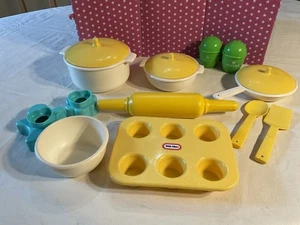 VTG LITTLE TIKES CHILD SIZE CUSTOM BUNDLED KITCHEN WARE & BAKING SET 15 PCS - Picture 1 of 6