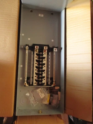 Centro de carga GE PowerMark Gold 120/240 voltios 200 amperios 20 espacios 40 circuitos TLM2020RCU Foto 1 de 4