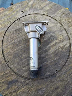 Used Springfield Boat Seat Mount D0108.2 & Pedestal Aluminum A4234 - Imagem 1 de 4
