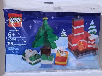 Lego 40009 Holiday Building Set (NEW), Christmas Tree, Packages, Fireplace - Image 1 of 2