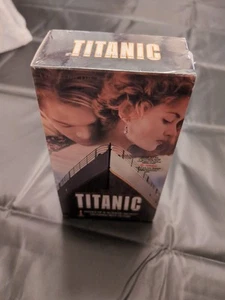 Brand New & Factory Sealed 1997 TITANIC MOVIE VHS DOUBLE PACK - Picture 1 of 6