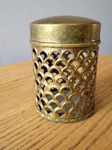 Brass Perforated Candle, Votive, Potpourri, Holder w/Lid Great Patina Felt Pads - Bild 1 von 7