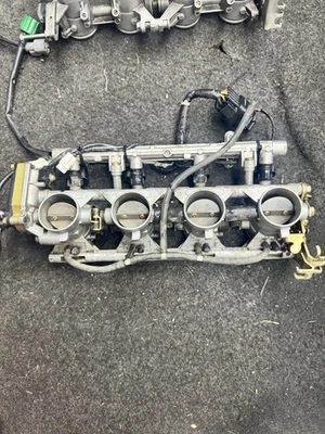 01-03 铃木 GSXR 600 主要燃料连接器/旋转身体 — 第 1/2 张图片