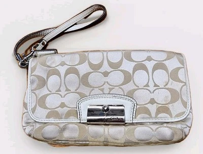 Bolso Pequeño Coach Muñequera Kristin Beige Signature Lona Cuero Blanco Borde Foto 1 de 4