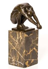 Escultura de bronce - Nadador desnudo acuclillado para saltar - Estilo antiguo
