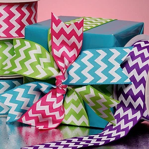 Cinta de grosgrain Chevron 1,5 pulgadas x 1 yarda (3 pies de cinta cortada) TÚ ELIGES EL COLOR - Imagen 1 de 6