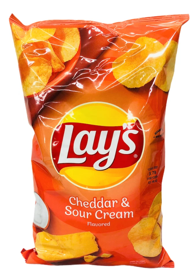 Patatas fritas con sabor a crema agria y cheddar Lay's capas de 7,75 oz Foto 1 de 1