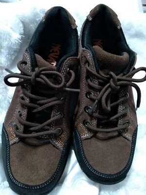 ZAPATOS DE EXCURSIONISTA RESISTENTES SUPERIORES DE CUERO MARRÓN Y NEGRO NEVADOS  Foto 1 de 4