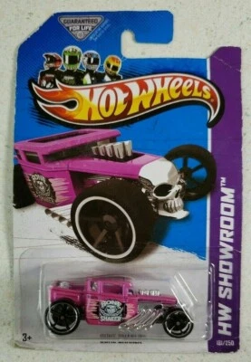 Bonita tarjeta rosa Hot Wheels 2013, Bone Shaker HW Showroom nueva en paquete #D-23 nueva sellada Foto 1 de 4