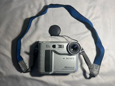 Vintage Sony FD Mavica MVC FD75 Digital Camera .3MP 10X Opt Zoom Floppy Drive - Image 1 of 4