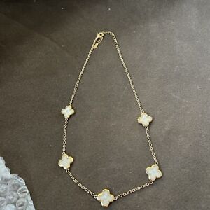 Rigant gold chain necklace with white flower rhinestone stations