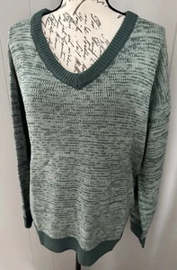 NEW RELEASE Lularoe Torrie V Neck Pullover Sweater Size Medium M Green Heathered - Picture 1 of 5