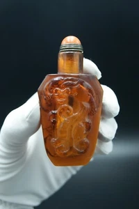 CHINESE EXPORT AMBER GLASS SNUFF BOTTLE PEKING GLASS PANTHER - TIGER ORANGE TOP - Picture 1 of 23