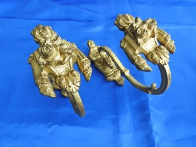 ANCIENNE PAIRE D EMBRASSES ATTACHES RIDEAUX EN BRONZE LOUIS XVI crochet patère - Photo 1/4