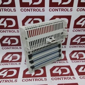 170ADM39030 | Modicon | Momentum I/O Module, 10 Inputs, 8 Outputs, 24VDC, Used - Picture 1 of 2