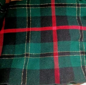Christmas Tartan Plaid w/Gold Tablecloth 84"x 56" & 12 Matching 17" Napkins - Picture 1 of 4