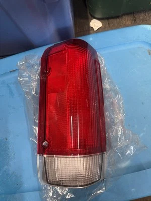 Ford Bronco F-150 F-250 F-350 Left Tail Light Assembly For 1987-1990 - Image 1 of 4