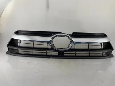 OEM | 2014 - 2016 Toyota Highlander Front Upper Grile w/o Emblem #53111-0E150 Foto 1 de 4