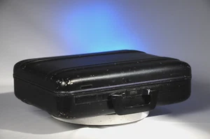 VINTAGE  COMBINATION LOCK ZERO HALLIBURTON ATTACHE BRIEFCASE 18 x 13 x 5 - Picture 1 of 15