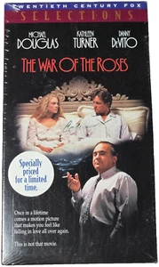 The War of The Roses Michael Douglas, Kathleen Turner, Danny Devito Sealed VHS - Imagen 1 de 4