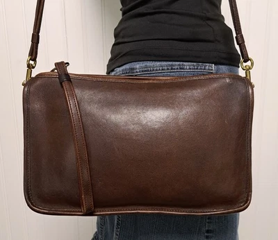 Vintage COACH BASIC BAG Brown Leather Crossbody Bag Zip Purse 9455 NYC USA - Image 1 of 4